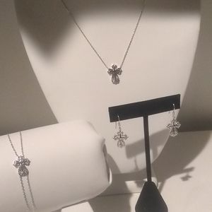 Necklace bracelet earrings set